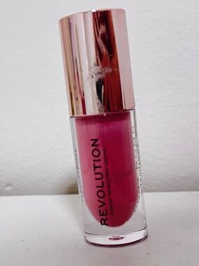 Makeup Revolution Plumping Lipgloss, Pout Bomb Sweetie Nude, 0.1 fl. oz. (4.6ml)